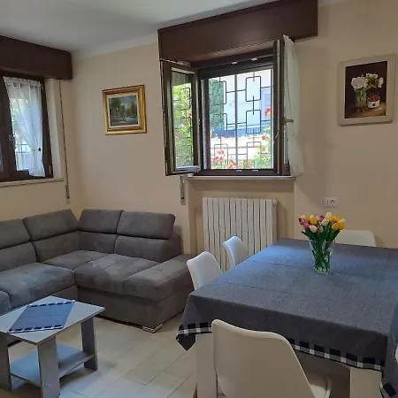 Kristina Apartament *
